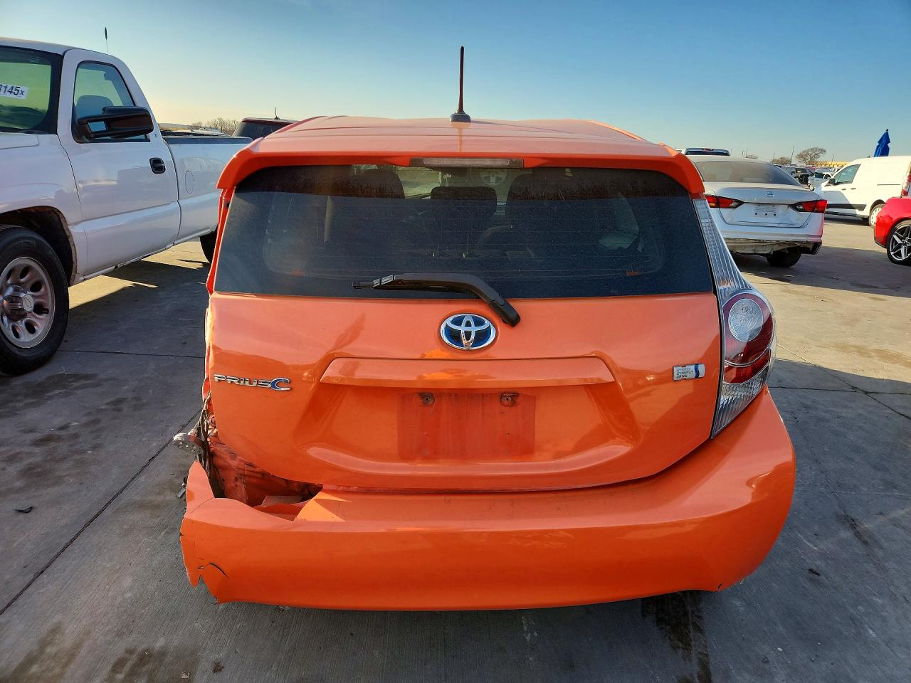 2013 Toyota Prius C VIN JTDKDTB37D1034863 COPART salvage auction — Front End, TX - CERT OF TITLE-REBUILT SALVAGE, sold $900 on 2026-07-02 (photo 6)