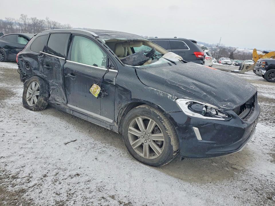 2016 Volvo Xc60 VIN YV4902RM2G2791331 COPART salvage auction — ROLLOVER, Other, sold $850 on 2026-08-07 (photo 4)