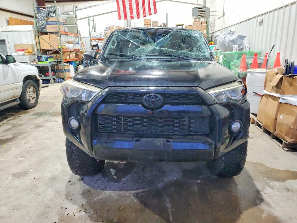 2015 Toyota 4runner VIN JTEZU5JR8F5084985 COPART salvage auction — ROLLOVER, Ms - Cert Of Title-Salvaged, sold $4,150 on 2026-07-14 (photo 5)