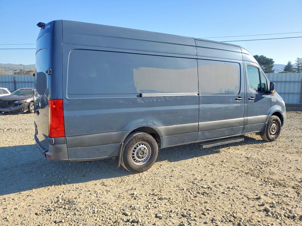 2019 Mercedes-benz Sprinter 2500 VIN WD4PF1CD3KP141193 COPART salvage auction — SIDE, Wa - Dis/Dlr/Exp Only Clean Title, sold $8,700 on 2026-07-08 (photo 3)