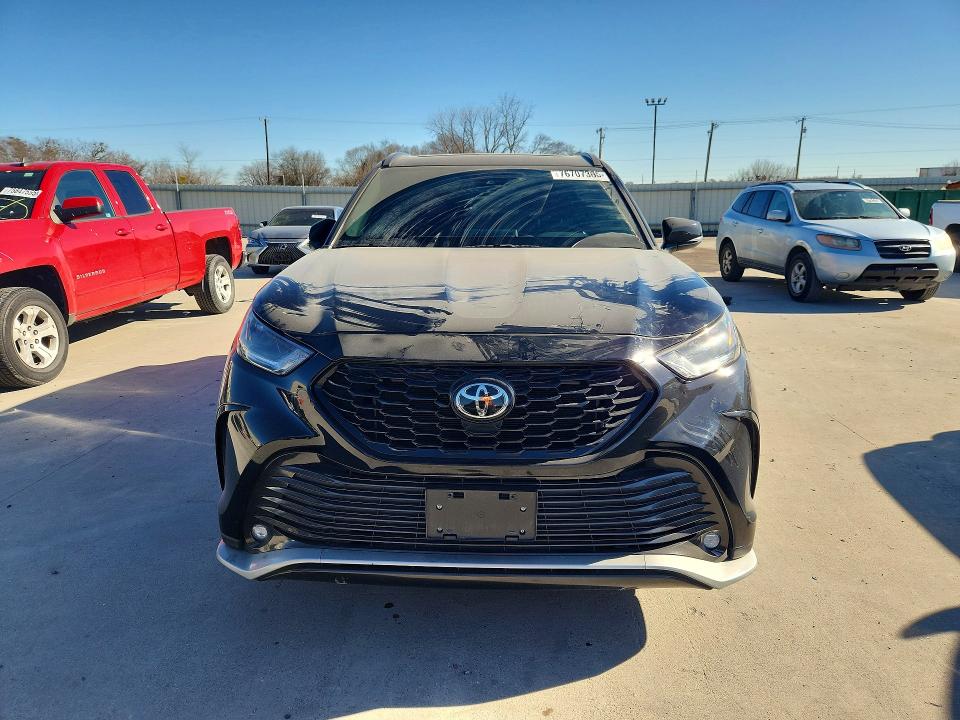2021 Toyota Highlander VIN 5TDLZRAH9MS073107 COPART salvage auction — SIDE, Tx - Certificate Of Title, sold $15,800 on 2026-07-13 (photo 5)