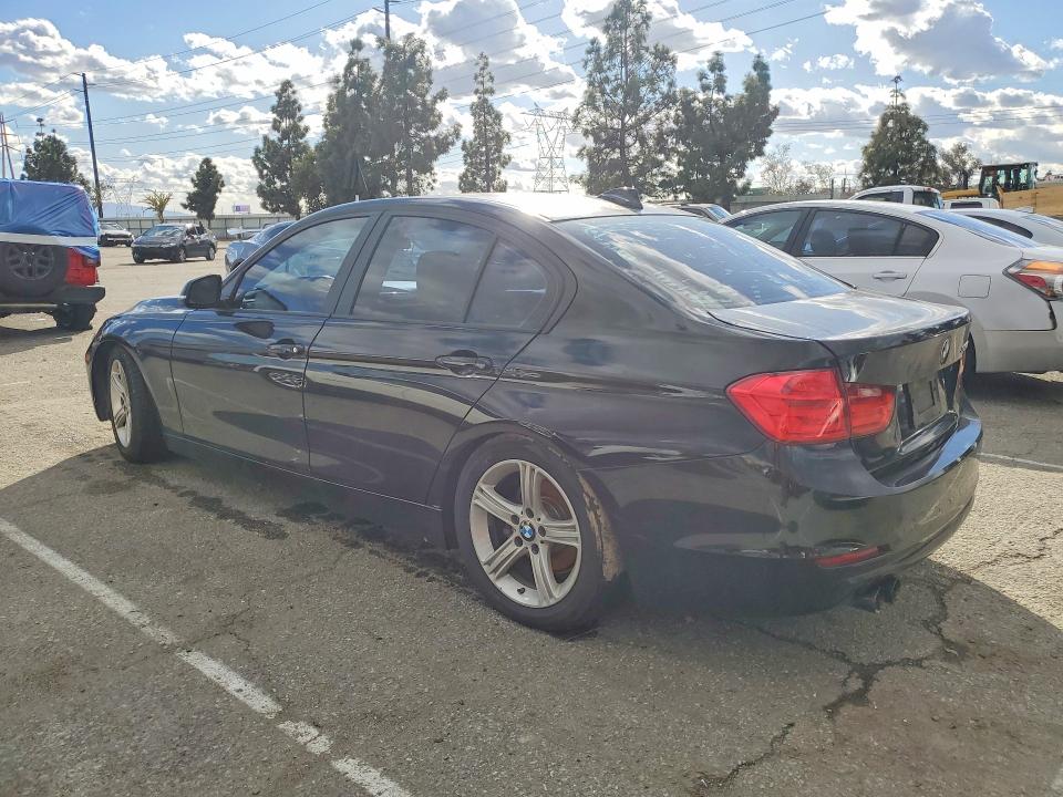 2014 BMW 3er VIN WBA3C1C57EK114202 COPART salvage auction — NORMAL WEAR, Ca - Dis/Dlr/Exp Only Clean Title, sold $800 on 2026-07-21 (photo 2)