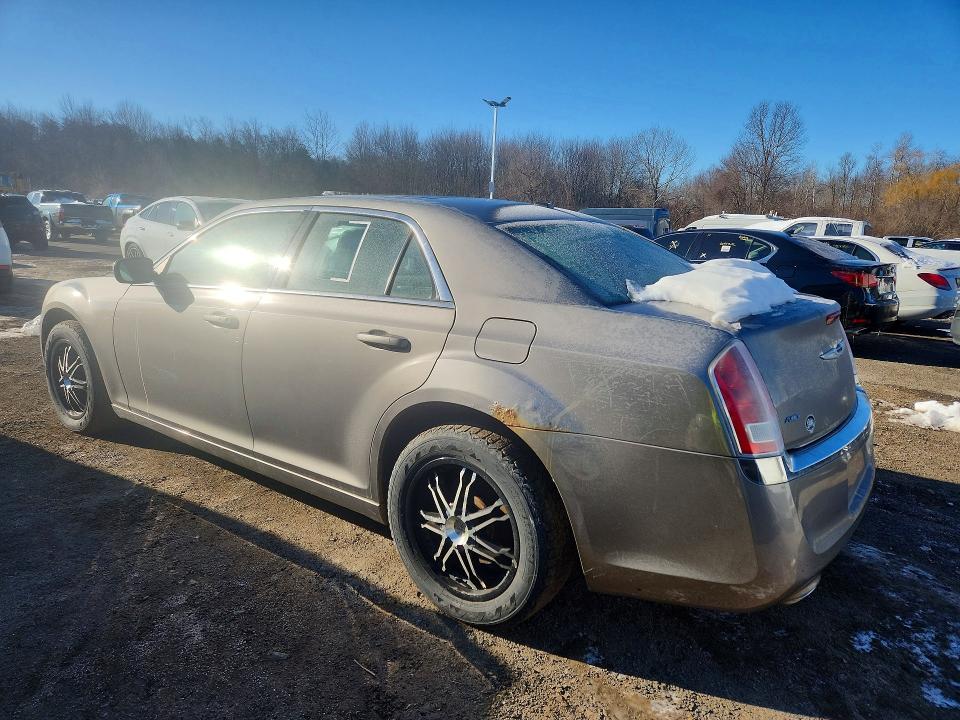 2014 Chrysler 300 VIN 2C3CCARG0EH170201 COPART salvage auction — MINOR DENT/SCRATCHES, Ny - Certificate Of Title, sold $2,900 on 2026-07-30 (photo 2)