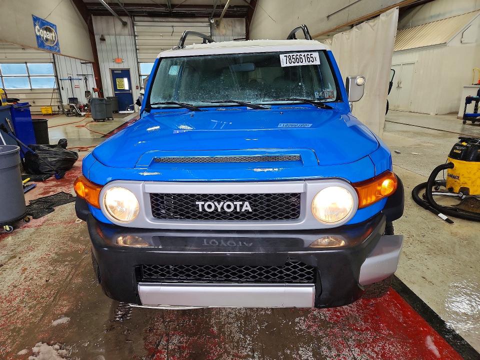 2007 Toyota Fj cruiser VIN JTEBU11F170078637 COPART salvage auction — MINOR DENT/SCRATCHES, Pa - Cert Of Title (P), sold $4,000 on 2026-07-08 (photo 5)
