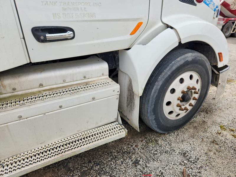 2015 Peterbilt tractor VIN 1XPBDP9X6FD293179 COPART salvage auction — NORMAL WEAR, SC - CERTIFICATE OF TITLE, sold $3,300 on 2026-07-29 (photo 9)