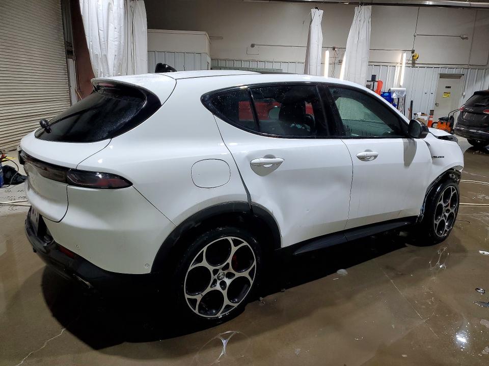 2024 Alfa romeo Tonale VIN ZASPATDW7R3059641 COPART salvage auction — FRONT END, Ny - Mv-907A Salvage Certificate, sold $7,100 on 2026-07-27 (photo 3)