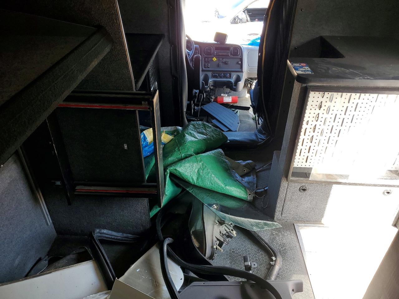 2014 Freightliner M2 VIN 1FVACWDT7HHHV2253 COPART salvage auction — Front End, TX - SALVAGE VEHICLE TITLE, sold $3,550 on 2026-04-06 (photo 5)
