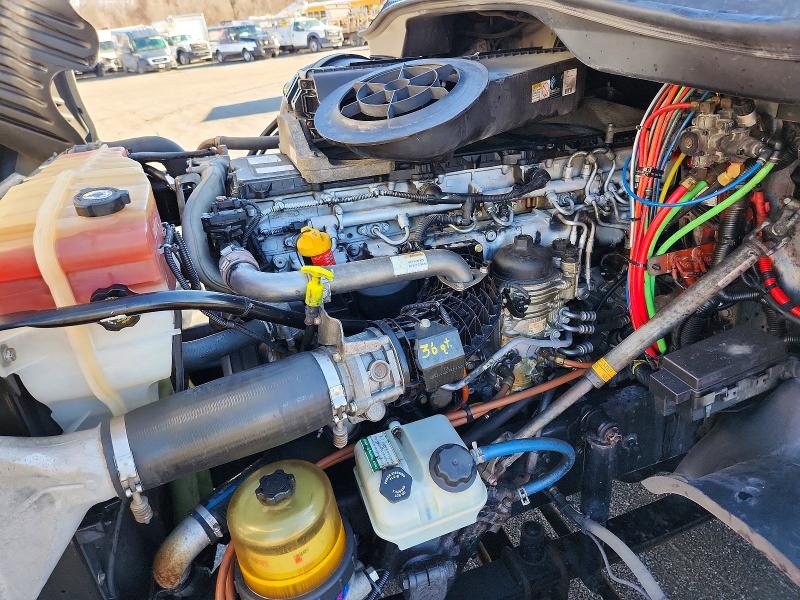 2016 Freightliner Cascadia 125 VIN 1FUBGEDV6GLHC5674 COPART salvage auction — MINOR DENT/SCRATCHES, IN - CERTIFICATE OF TITLE, sold $5,000 on 2026-07-29 (photo 7)