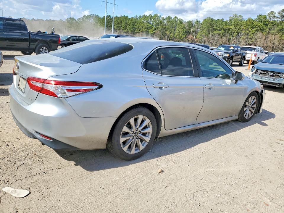 2018 Toyota Camry VIN JTNB11HK8J3019358 COPART salvage auction — SIDE, Salvage Title, sold $125 on 2026-07-21 (photo 3)