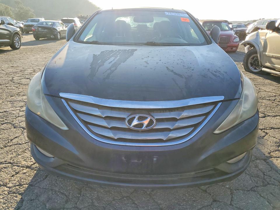 2011 Hyundai Sonata VIN 5NPEC4AC1BH071078 COPART salvage auction — MINOR DENT/SCRATCHES, Ca - Dis/Dlr/Exp Only Clean Title, sold $275 on 2026-07-02 (photo 5)