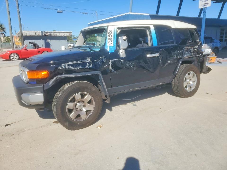 2010 Toyota Fj cruiser VIN JTEZU4BF5AK009282 COPART salvage auction — ROLLOVER, Fl - Cert Of Title Slvg Rebuildable, sold $3,000 on 2026-07-09 (photo 1)