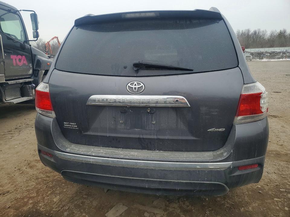 2011 Toyota Highlander VIN 5TDBK3EH8BS069697 COPART salvage auction — MINOR DENT/SCRATCHES, Nj - Certificate Of Title, sold $2,500 on 2026-07-31 (photo 6)