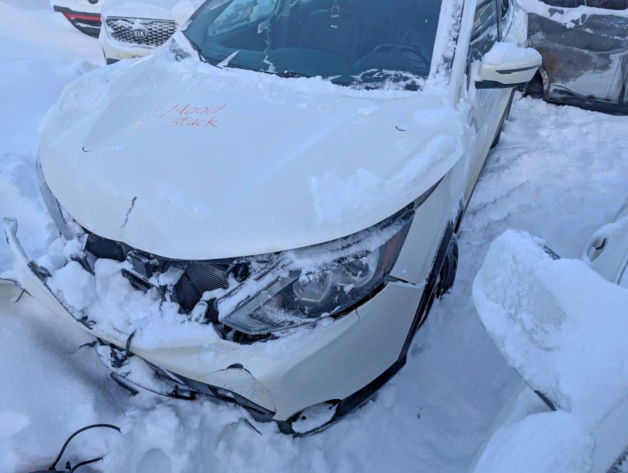2018 Nissan Rogue VIN JN1BJ1CR3JW255927 COPART salvage auction — FRONT END, Qc - Gravement Accidente, sold $2,000 on 2026-07-07 (photo 1)