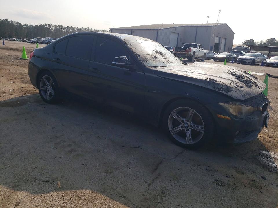 2013 BMW 3 series VIN WBA3A5C52DF603658 COPART salvage auction — BURN, Ms - Cert Of Title-Salvaged, sold $275 on 2026-07-06 (photo 4)
