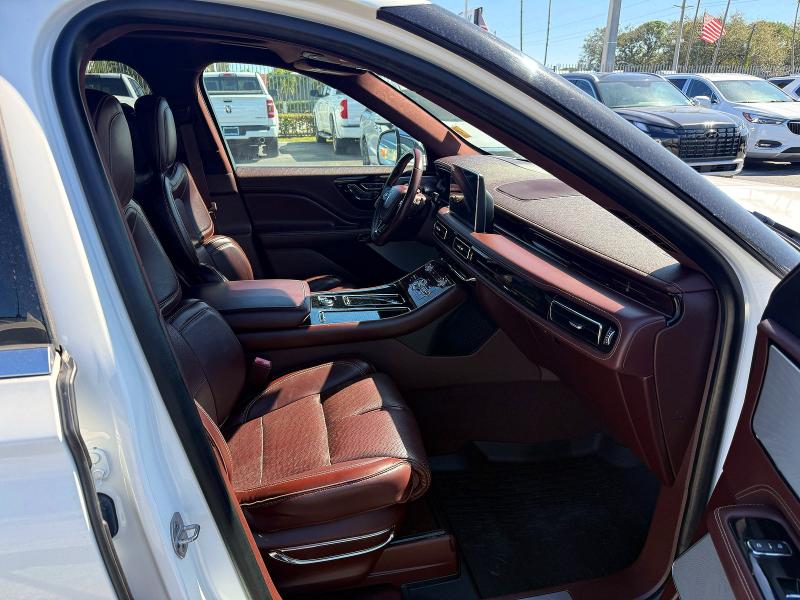 2020 Lincoln Aviator VIN 5LMYJ9YY7LGL15526 COPART salvage auction — Water/Flood, FL - CERT OF TITLE-FLOOD & REBUILT (P), sold $29,750 on 2026-02-18 (photo 5)