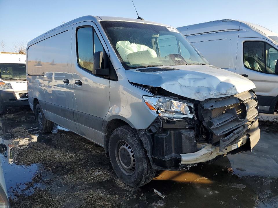 2025 Mercedes-benz Sprinter 2500 VIN W1Y4KBHY0ST196598 COPART salvage auction — FRONT END, IL - SALVAGE CERTIFICATE, sold $15,400 on 2026-07-08 (photo 4)