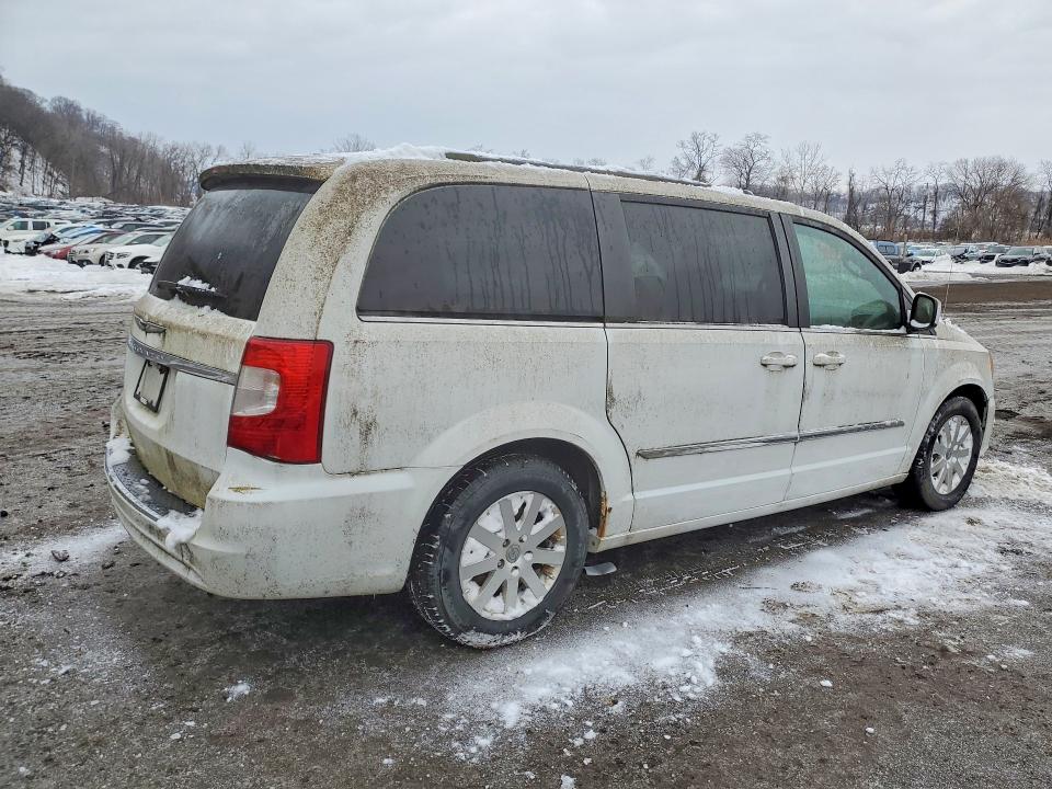 2015 Chrysler Town & country VIN 2C4RC1BGXFR538802 COPART salvage auction — MINOR DENT/SCRATCHES, Ny - Mv907A-Parts Only W/Lienholder, sold $475 on 2026-07-30 (photo 3)