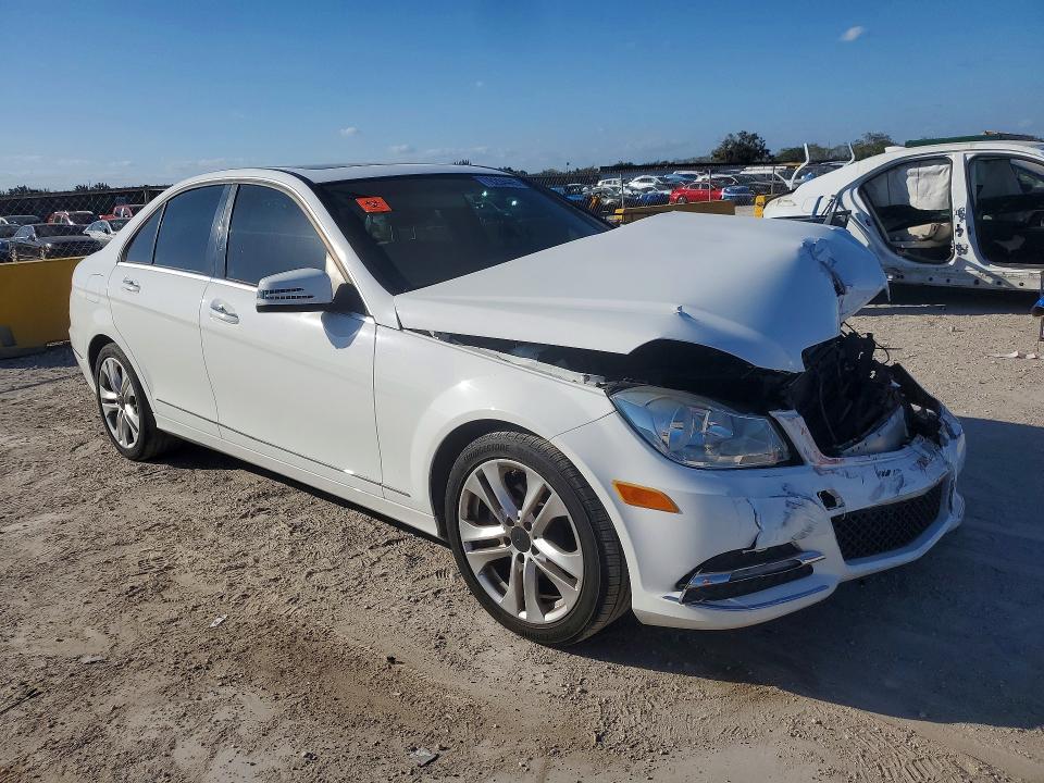 2013 Mercedes-benz C-klasse VIN WDDGF4HB9DR272502 COPART salvage auction — FRONT END, Salvage Title, sold $650 on 2026-08-17 (photo 4)