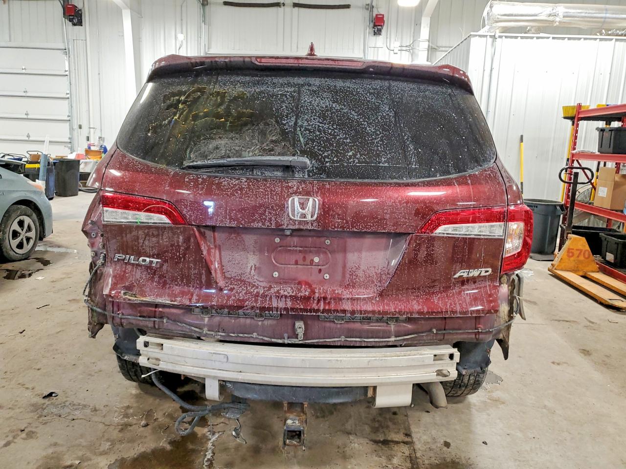 2019 Honda Pilot VIN 5FNYF6H59KB010082 COPART salvage auction — Rear End, MN - CERT OF TITLE-SALVAGE, sold $4,750 on 2026-07-09 (photo 6)