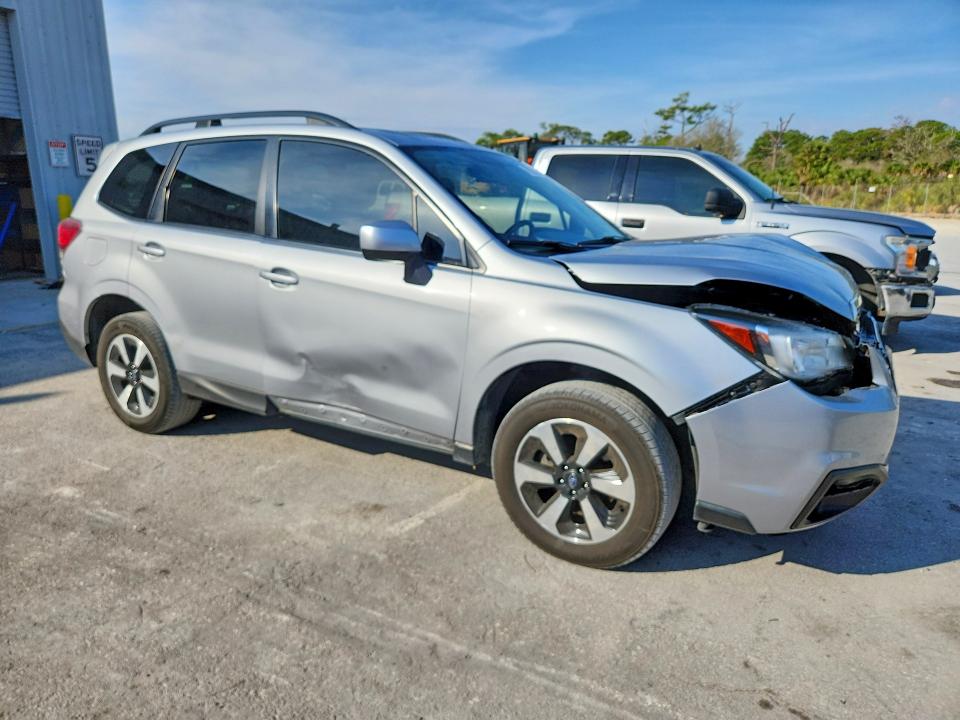 2018 Subaru Forester VIN JF2SJAEC8JH452510 COPART salvage auction — FRONT END, Fl - Cert Of Title Slvg Rebuildable, sold $1,100 on 2026-07-22 (photo 4)