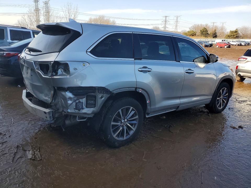 2018 Toyota Highlander VIN 5TDJZRFH4JS802979 COPART salvage auction — REAR END, Il - Salvage Certificate, sold $250 on 2026-07-30 (photo 3)