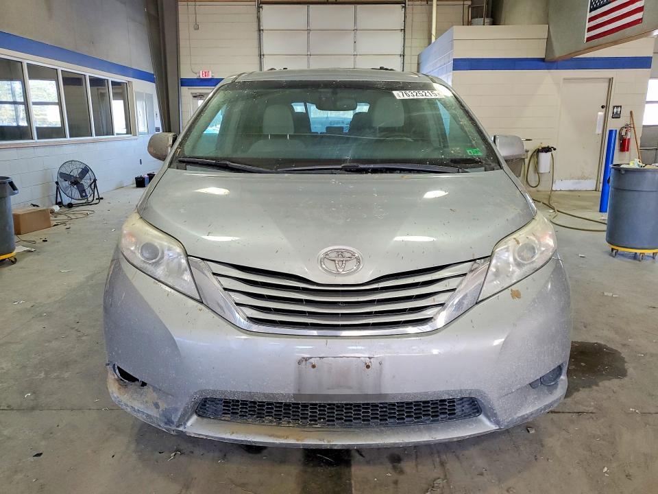 2015 Toyota Sienna VIN 5TDKK3DC5FS680721 COPART salvage auction — UNDERCARRIAGE, Va - Cert Of Title - Salvage, sold $1,600 on 2026-07-02 (photo 5)
