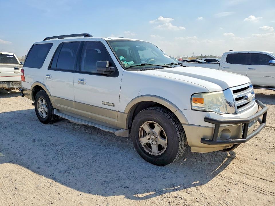 2007 Ford Expedition VIN 1FMFU17547LA71454 COPART salvage auction — NORMAL WEAR, MI - CERTIFICATE OF TITLE, sold $725 on 2026-07-02 (photo 4)