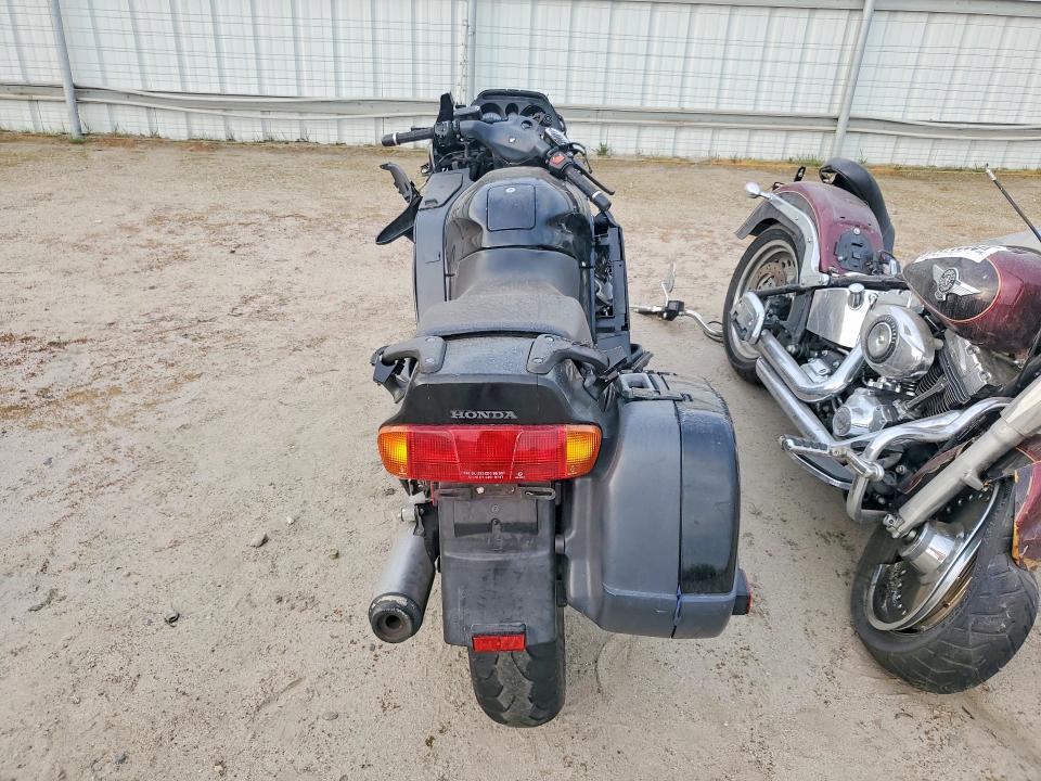 1994 Honda St1100 VIN JH2SC261XRM400012 COPART salvage auction — FRONT END, CA - SALVAGE CERTIFICATE, sold $225 on 2026-07-09 (photo 4)