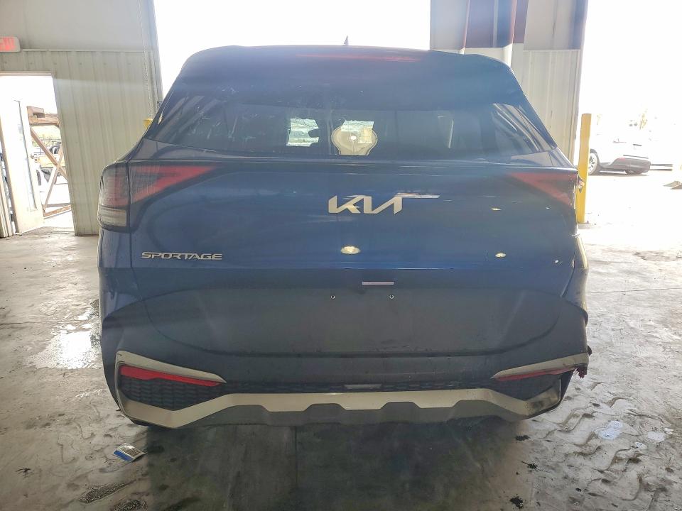 2024 Kia Sportage VIN 5XYK33DF9RG186211 COPART salvage auction — ROLLOVER, CA - DIS/DLR/EXP ONLY CLEAN TITLE, sold $4,000 on 2026-07-27 (photo 6)