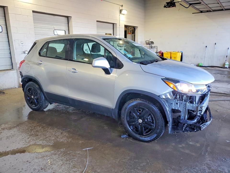 2018 Chevrolet Trax VIN 3GNCJKSB0JL351300 COPART salvage auction — FRONT END, Il - Salvage Certificate, sold $2,050 on 2026-07-06 (photo 4)