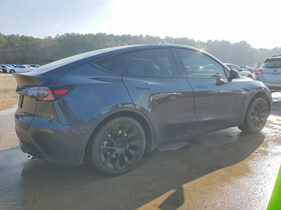 2024 Tesla Model y VIN 7SAYGDED8RF156841 COPART salvage auction — UNDERCARRIAGE, Ms - Cert Of Title-Salvaged, sold $13,500 on 2026-07-06 (photo 3)