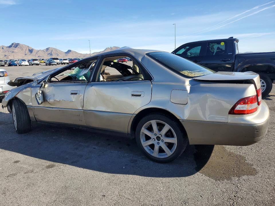 2000 Lexus ES VIN JT8BF28GXY0265071 COPART salvage auction — ROLLOVER, Nv - Salvage Title, sold $125 on 2026-07-15 (photo 2)
