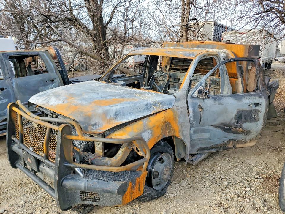 2015 Ram 3500 VIN 3C7WRTAL3FG638213 COPART salvage auction — BURN, Ks - Non-Repairable Vehicle Certifi, sold $100 on 2026-07-22 (photo 1)