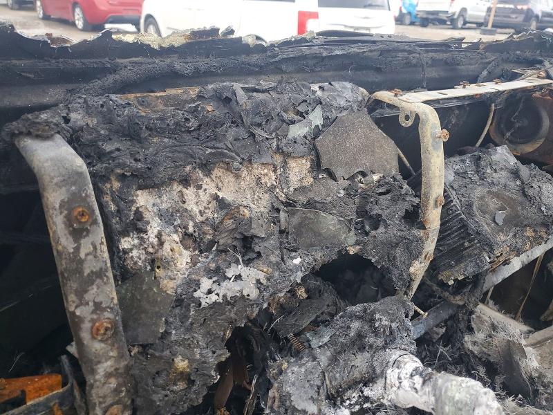 2001 Jeep Wrangler / VIN 1J4FA59S51P350462 COPART salvage auction — INTERIOR BURN, In - Bill Of Sale - Parts Only, sold $850 on 2026-07-02 (photo 9)