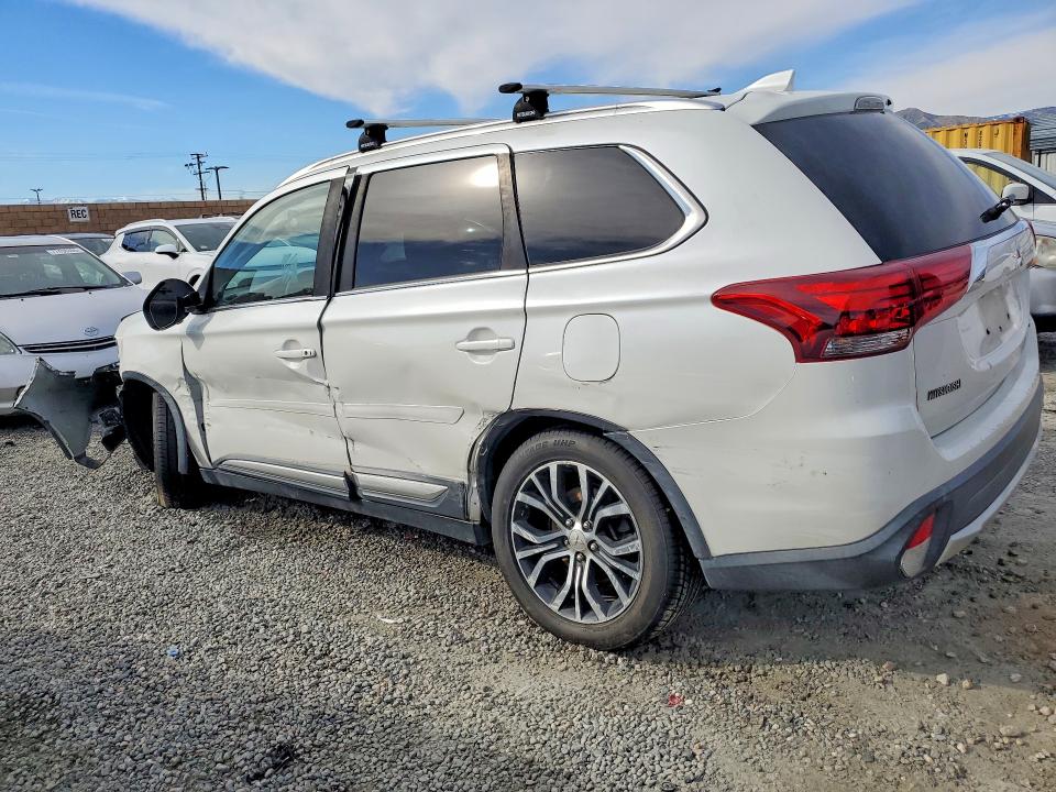2018 Mitsubishi VIN JA4AD3A32JZ022785 COPART salvage auction — SIDE, Salvage Title, sold $550 on 2026-07-22 (photo 2)