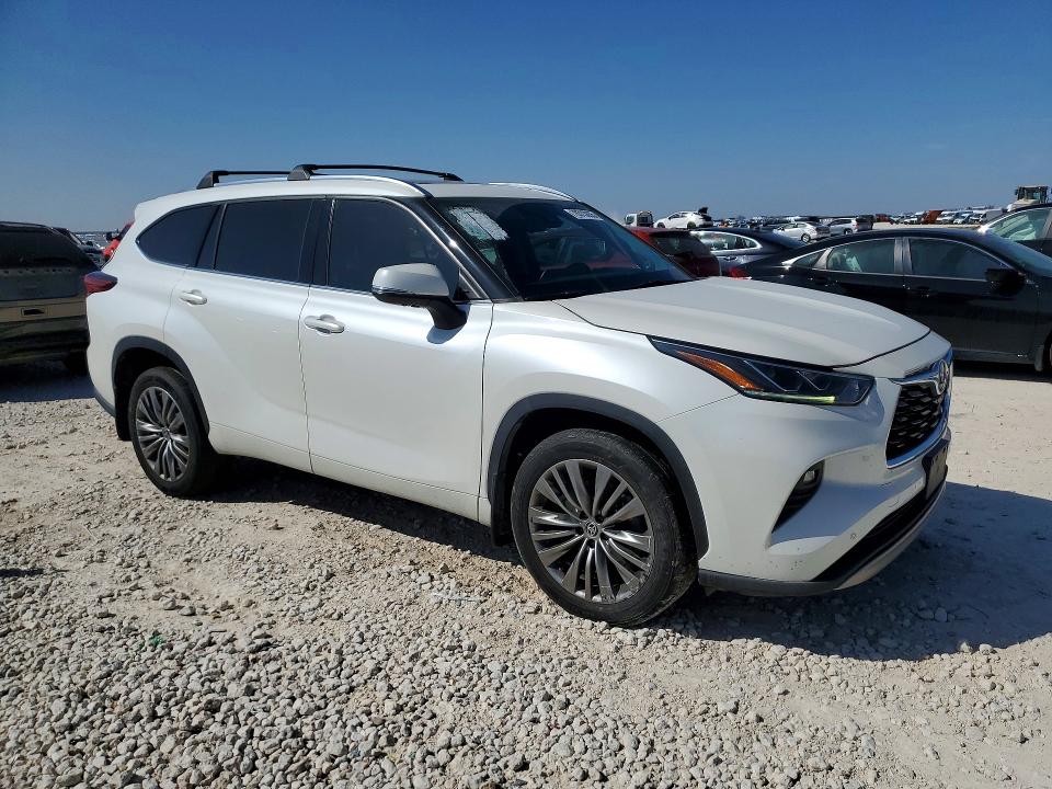 2021 Toyota Highlander VIN 5TDFZRBH1MS134820 COPART salvage auction — REAR END, Tx - Salvage Vehicle Title, sold $21,700 on 2026-07-16 (photo 4)