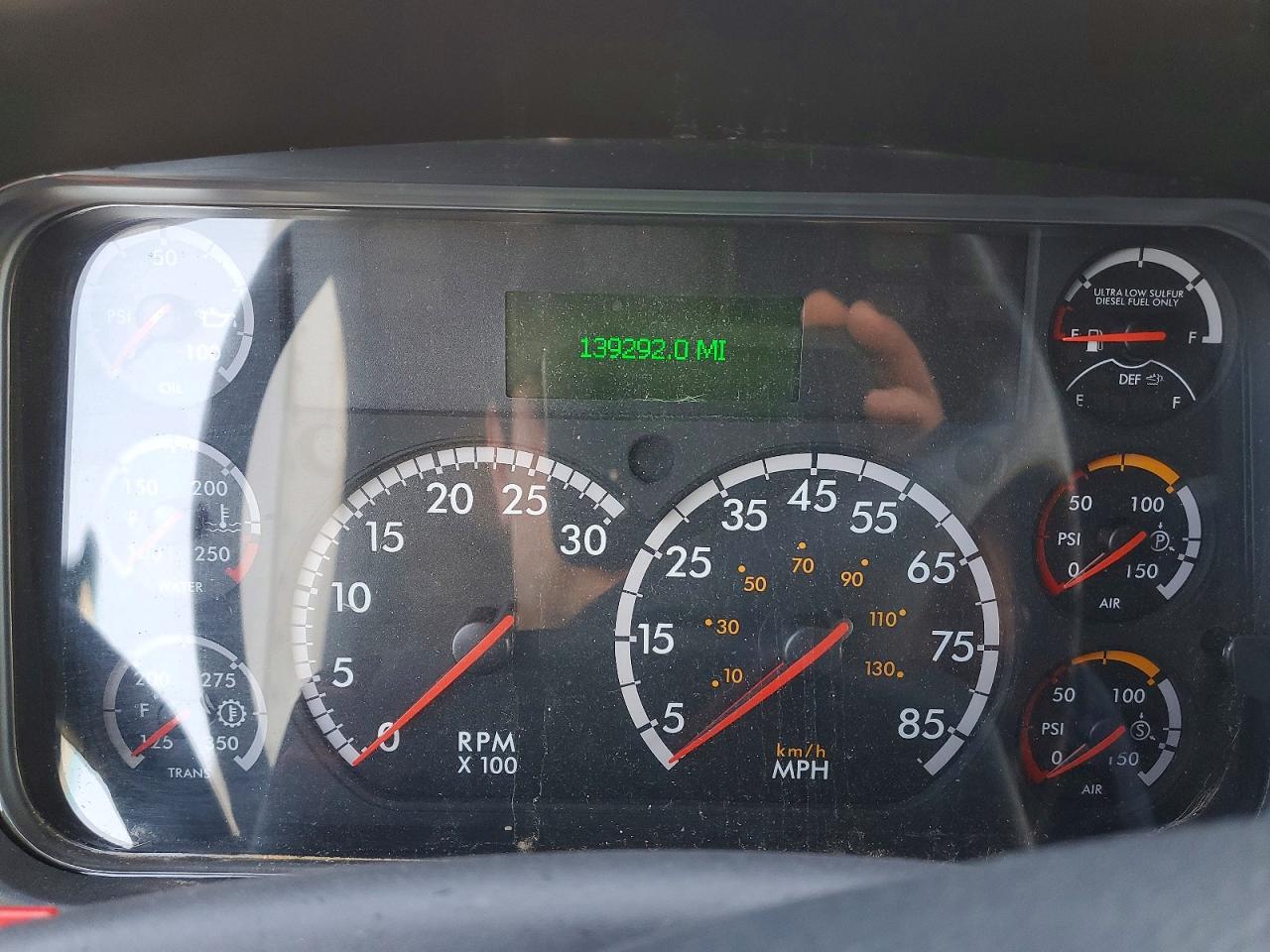 2014 Freightliner M2 VIN 1FVACWDT7HHHV2253 COPART salvage auction — Front End, TX - SALVAGE VEHICLE TITLE, sold $3,550 on 2026-04-06 (photo 8)