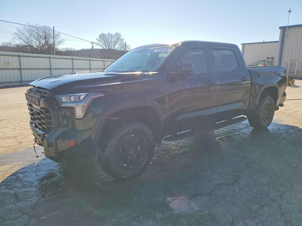 2025 Toyota Tundra VIN 5TFPC5DB8SX101165 — COPART salvage auction photo