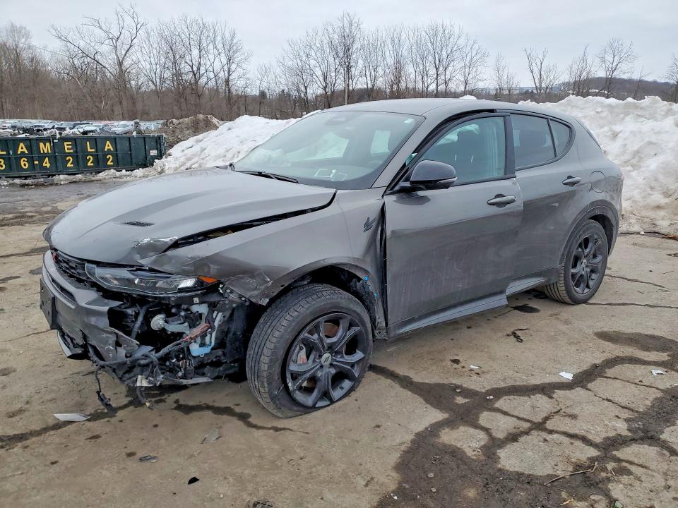 2024 Dodge Hornet VIN ZACPDFCW2R3A18889 COPART salvage auction — FRONT END, Salvage Title, sold $2,500 on 2026-07-09 (photo 1)