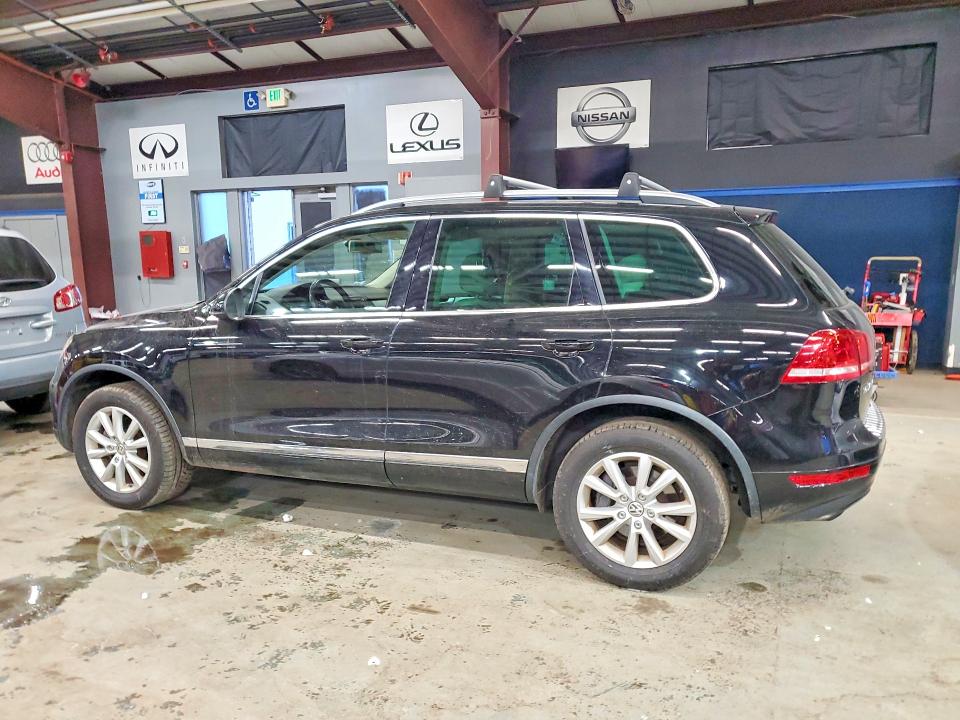 2013 Volkswagen Touareg VIN WVGEF9BPXDD002481 COPART salvage auction — MINOR DENT/SCRATCHES, Ma - Certificate Of Title, sold $2,900 on 2026-08-25 (photo 2)