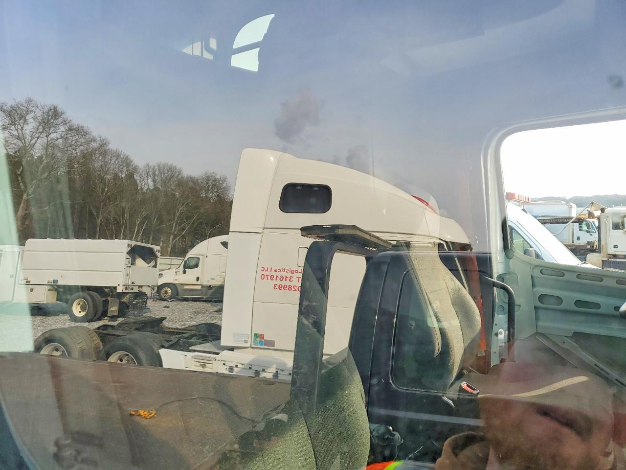 2025 Freightliner All other VIN 3AKJHHDR1SSVY4329 COPART salvage auction — Side, TN - CERTIFICATE OF TITLE (P), sold $62,500 on 2026-02-10 (photo 5)
