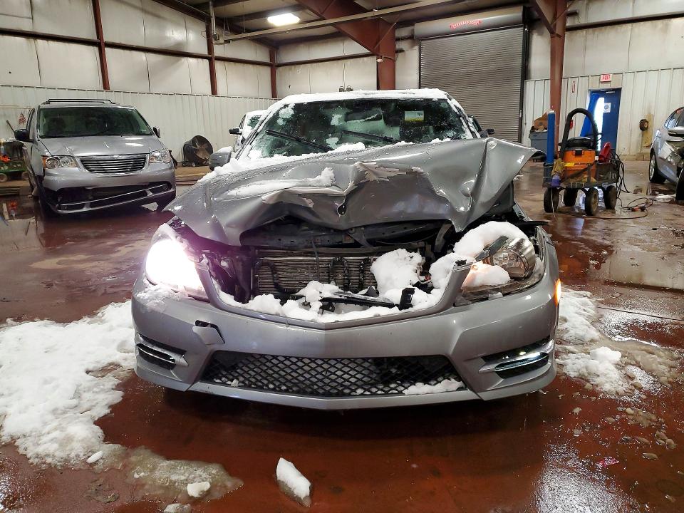 2014 Mercedes-benz VIN WDDGF8AB3EG245679 COPART salvage auction — FRONT END, Mi - Cert Of Title-Salvage Vehicle, sold $850 on 2026-07-10 (photo 5)