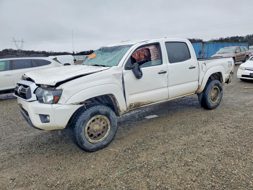 2014 Toyota Tacoma VIN 5TFLU4EN2EX104243 COPART salvage auction — ROLLOVER, Other, sold $3,600 on 2026-07-17 (photo 1)