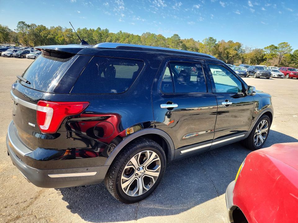 2018 Ford Explorer VIN 1FM5K8HTXJGC04807 COPART salvage auction — BIOHAZARD/CHEMICAL, Salvage Title, sold $4,350 on 2026-08-03 (photo 3)