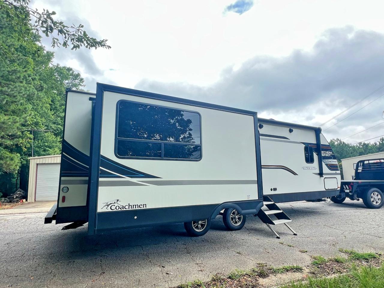 2023 Coachmen All models VIN 5ZT2SBTB7PS046174 COPART salvage auction — Rear End, GA - CERTIFICATE OF TITLE (P), sold $7,100 on 2026-04-09 (photo 4)