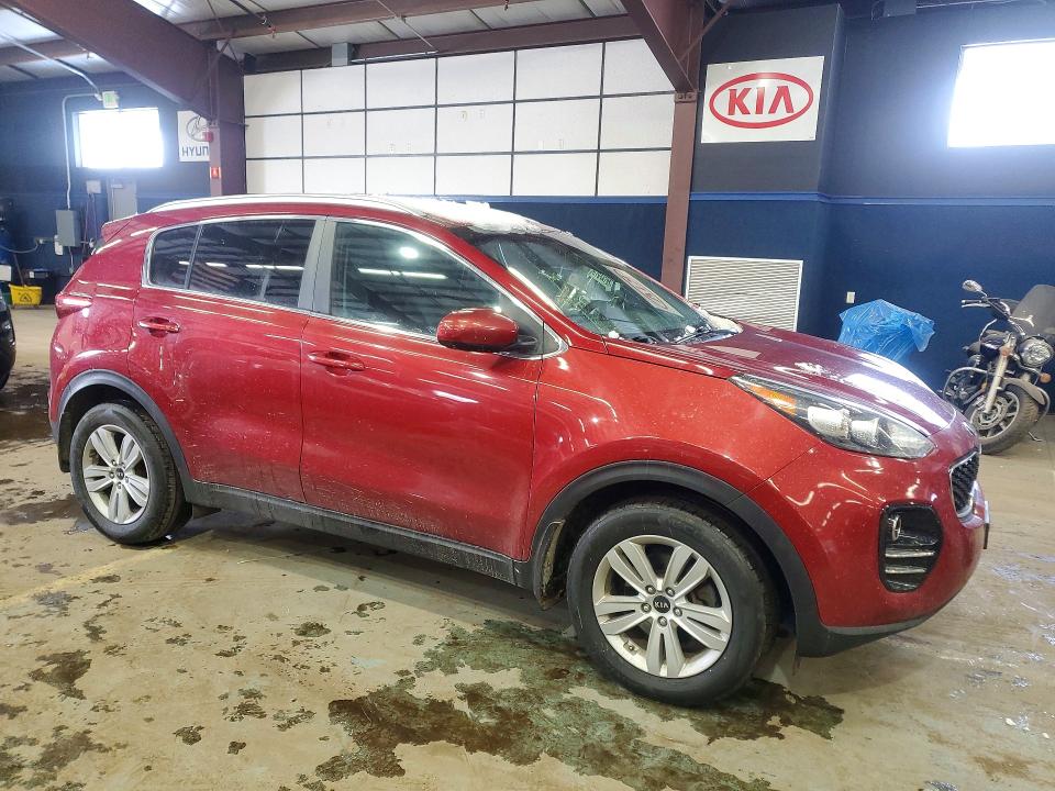 2017 Kia Sportage VIN KNDPMCAC9H7271798 COPART salvage auction — MINOR DENT/SCRATCHES, VT - CERTIFICATE OF TITLE, sold $6,500 on 2026-07-31 (photo 4)