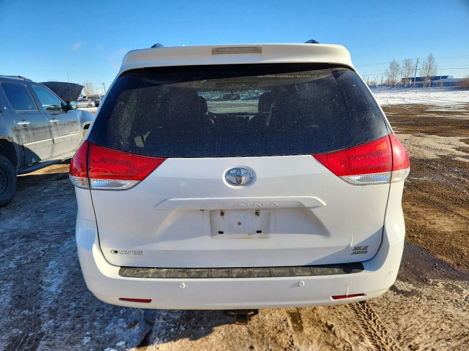 2014 Toyota VIN 5TDDK3DC0ES086352 COPART salvage auction — FRONT END, Salvage Title, sold $1,950 on 2026-07-28 (photo 6)