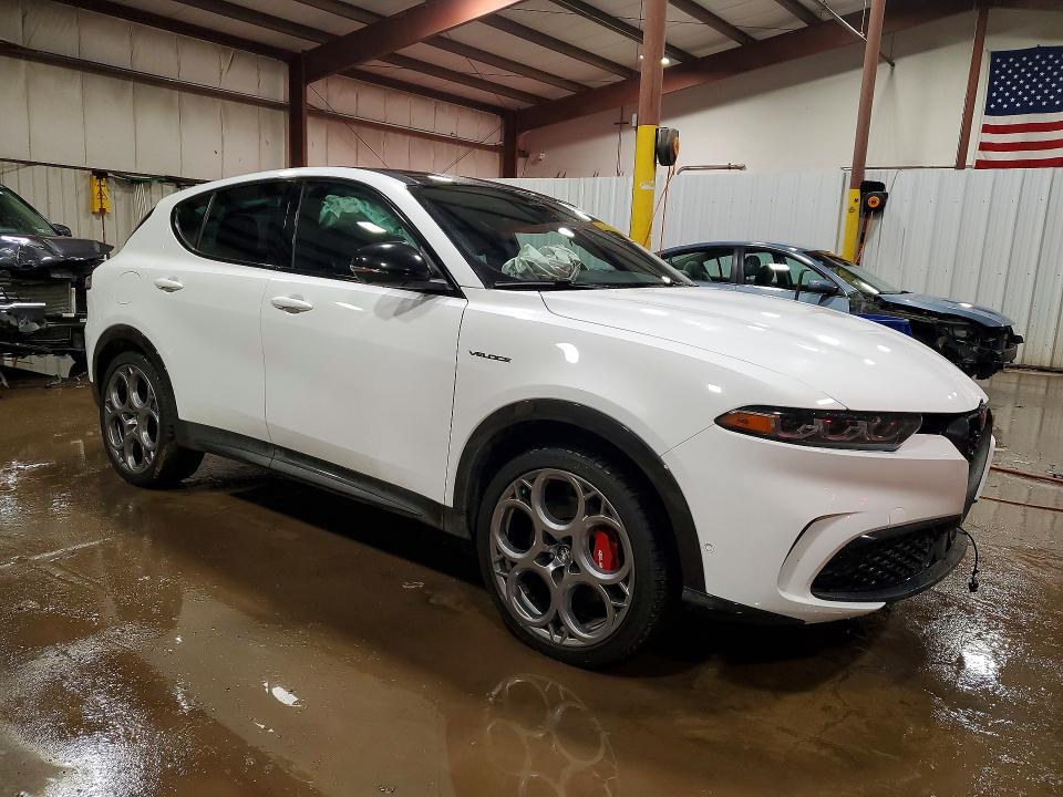 2024 Alfa romeo Tonale VIN ZASPATDW5R3035872 COPART salvage auction — FRONT END, Nj - Cert Of Title-Salvage, sold $725 on 2026-07-28 (photo 4)