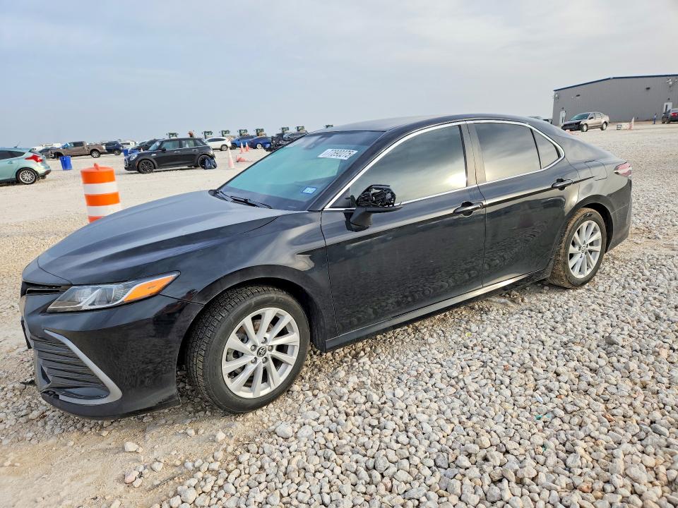 2022 Toyota Camry VIN 4T1C11AK0NU045337 COPART salvage auction — SIDE, Tx - Salvage Vehicle Title, sold $6,100 on 2026-07-02 (photo 1)