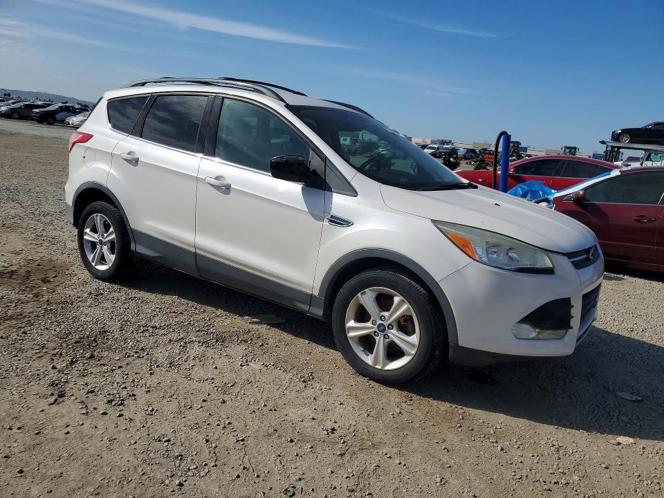2014 Ford Escape VIN 1FMCU0GX2EUB16204 COPART salvage auction — FRONT END, Ca - Dis/Dlr/Exp App For Dup Clean, sold $1,000 on 2026-07-10 (photo 4)